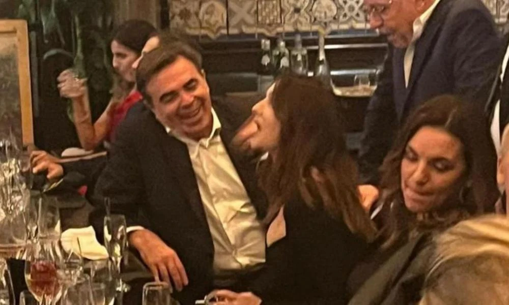 Θεσσαλονίκη: Μόνικα Μπελούτσι και Μαργαρίτης Σχοινάς σε τρελά κέφια στα Λαδάδικα
